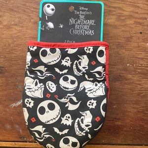 NWT nightmare before Christmas oven mitts